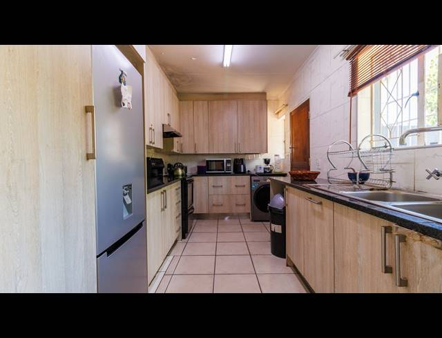 4 BEDROOM FREESTANDING FOR SALE IN MULBARTON